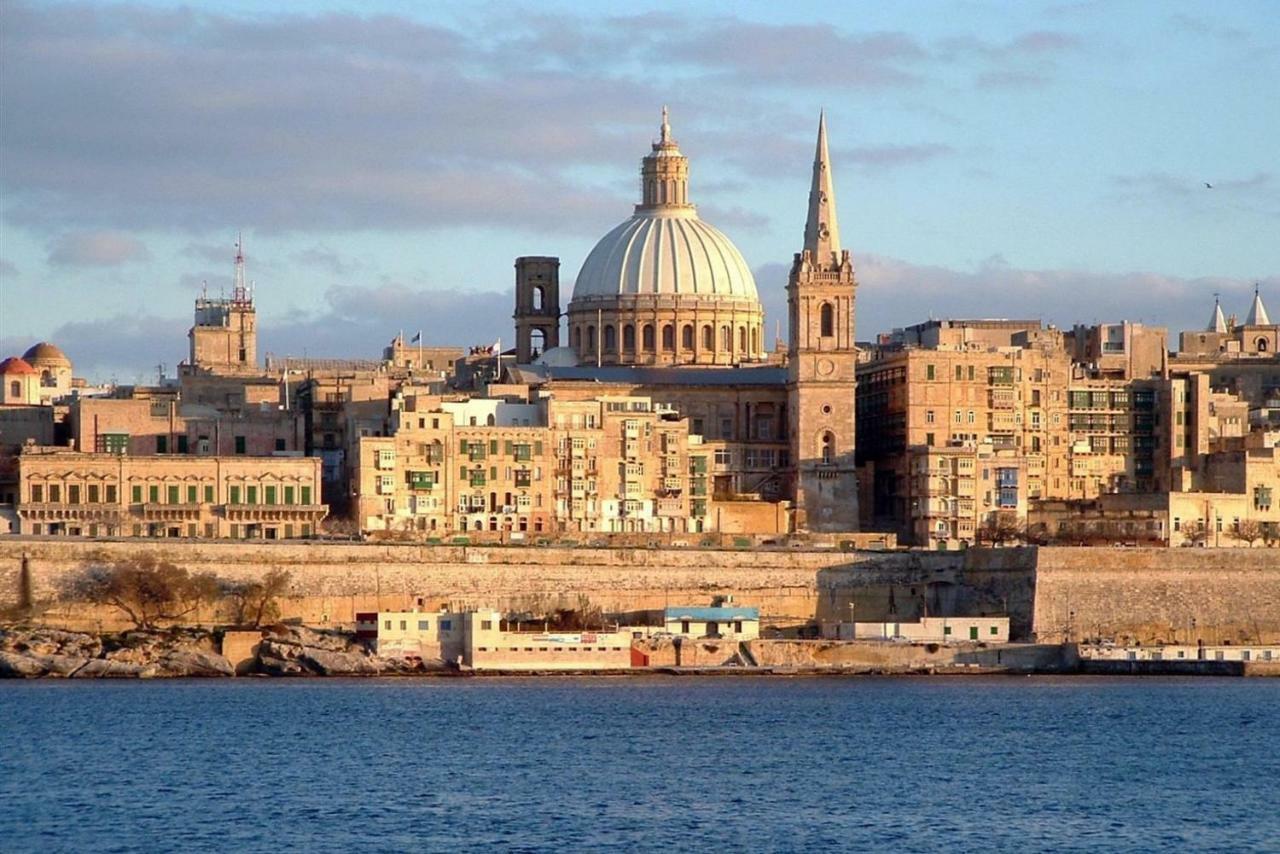 Idyllic Apartment Just Off The Promenade Sliema Exterior photo